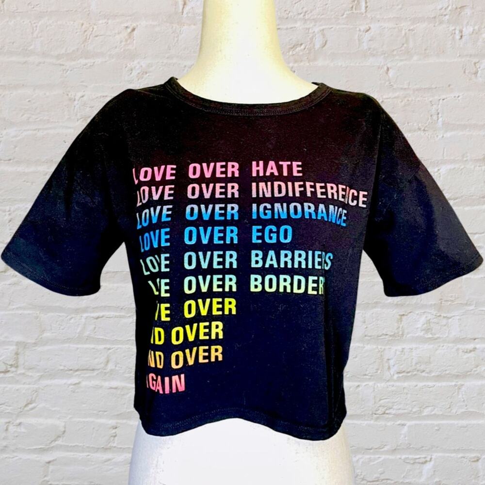 Black cropped rainbow graphic tee love over and over print unisex small